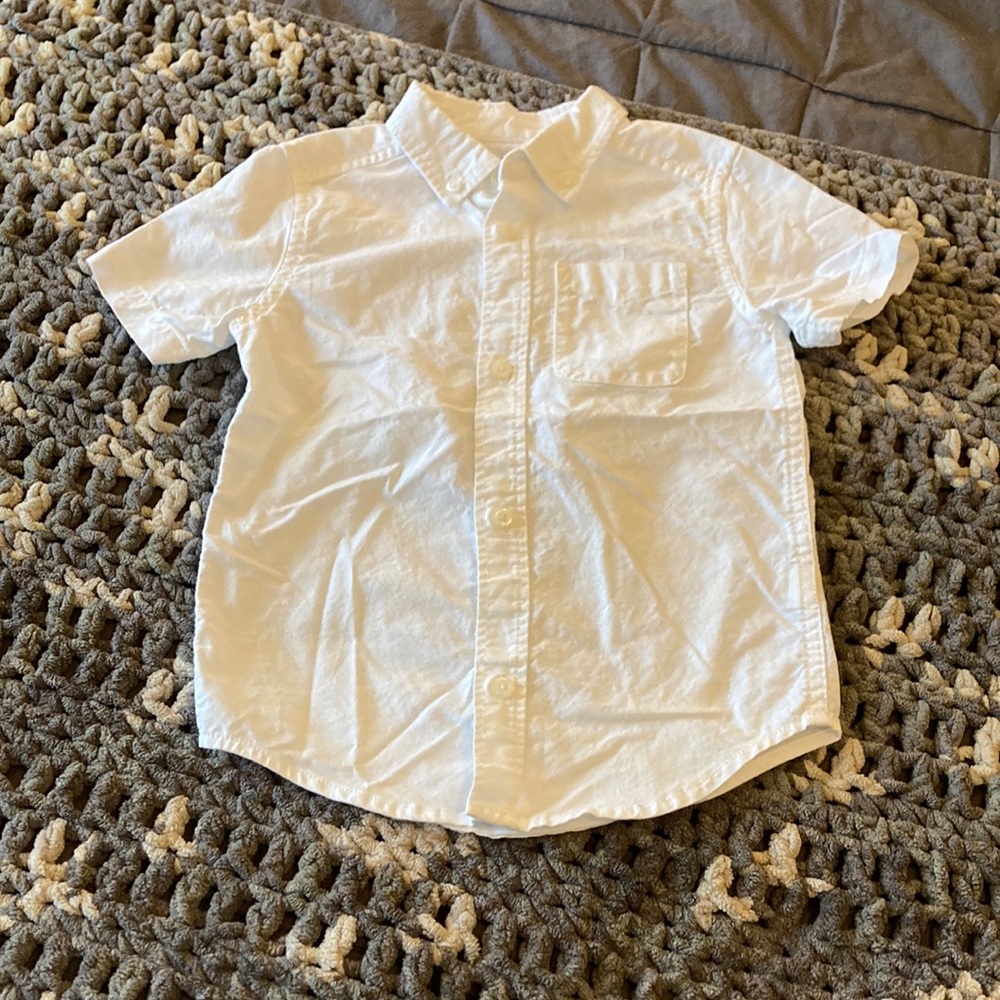 The Children’s Place white shirt sleeve button up shirt